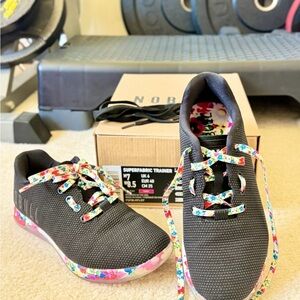 NOBULL Black Floral Trim SuperFabric Trainer Sneakers size 8.5 women or 7 men